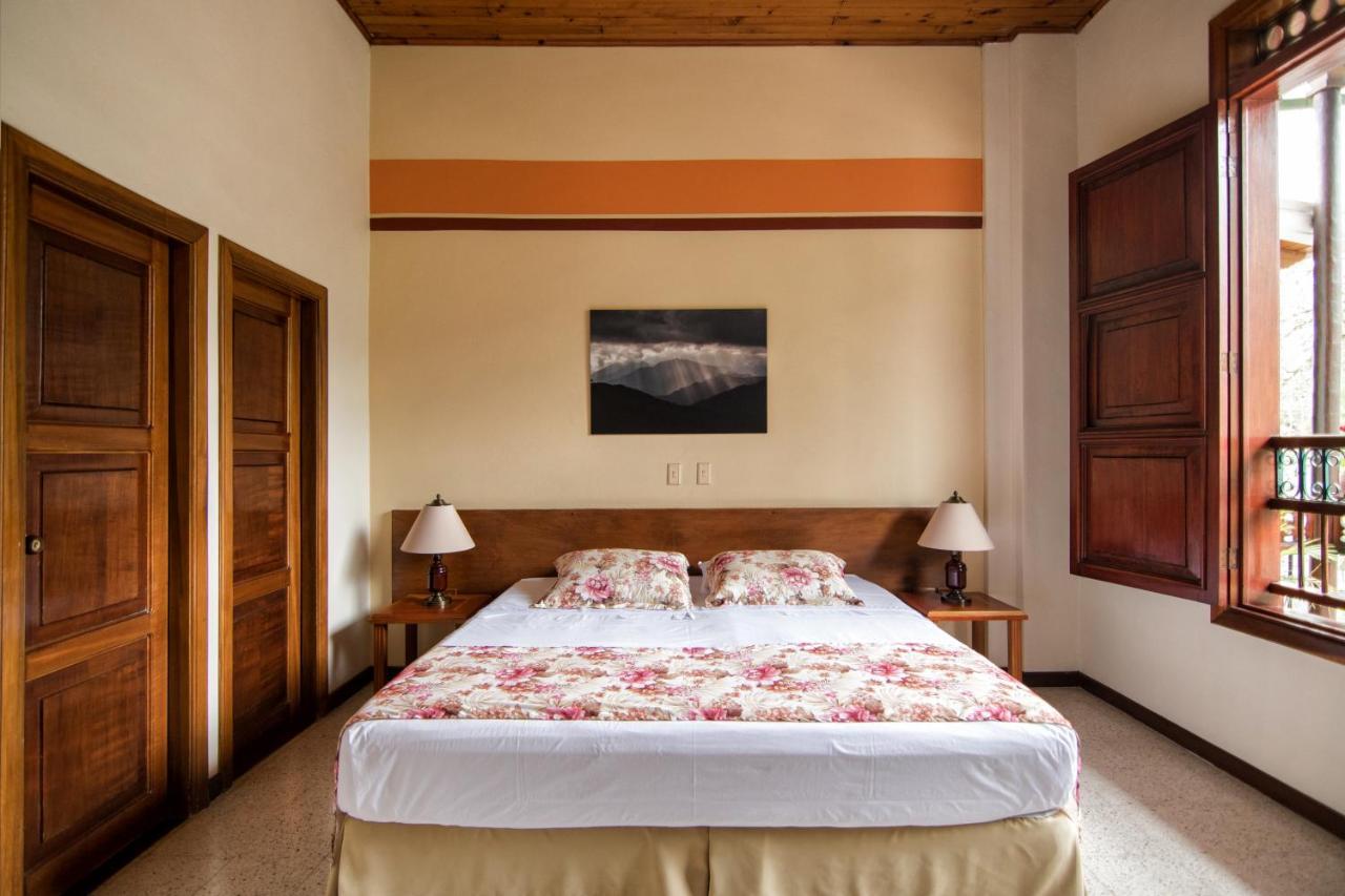Hotel Valdivia Plaza Хардін Екстер'єр фото
