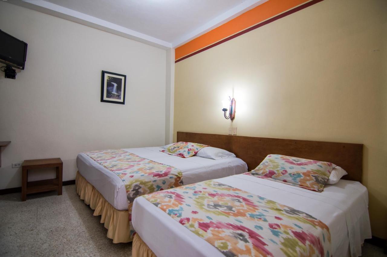 Hotel Valdivia Plaza Хардін Екстер'єр фото